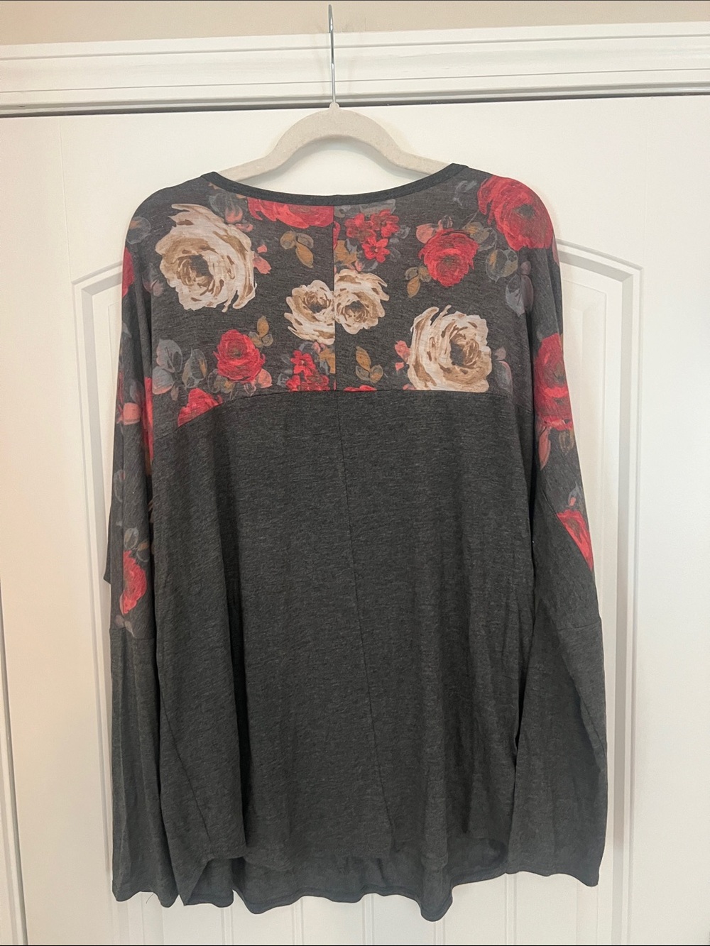 Cool Melon Women's Dark Gray Floral Yoke Long-Sleeve Tunic Top Sz 1XL - Picture 8 of 12